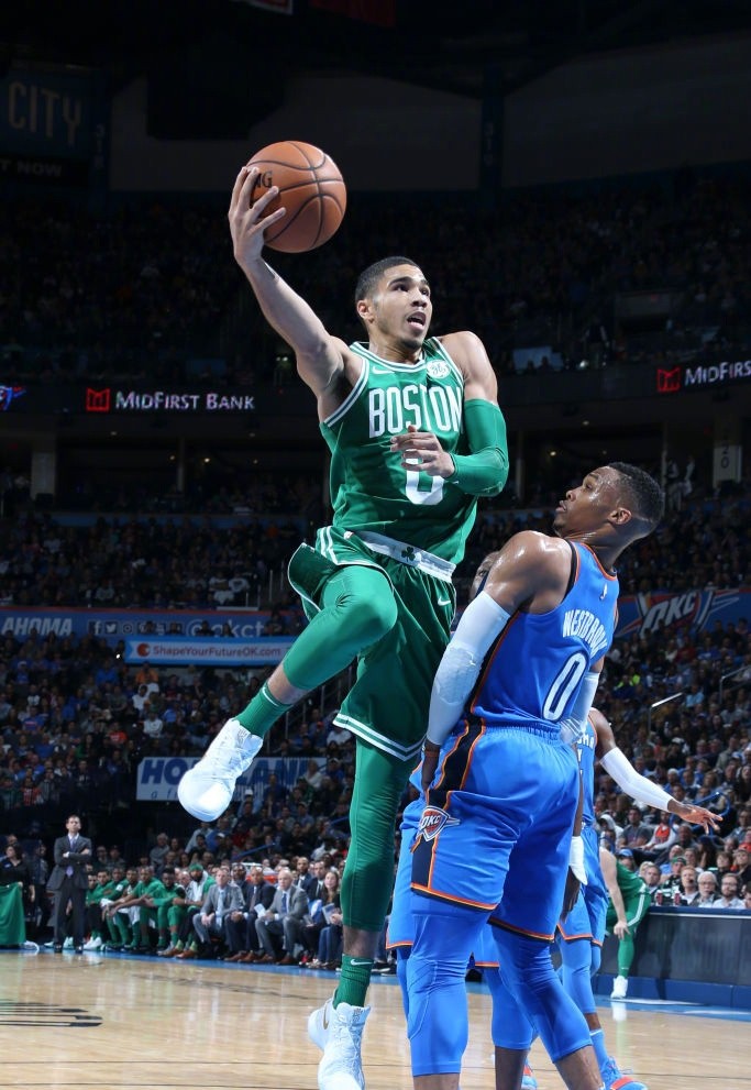 江苏队险胜雷霆,欧文刷新纪录 江苏队险胜雷霆,欧文刷新纪录