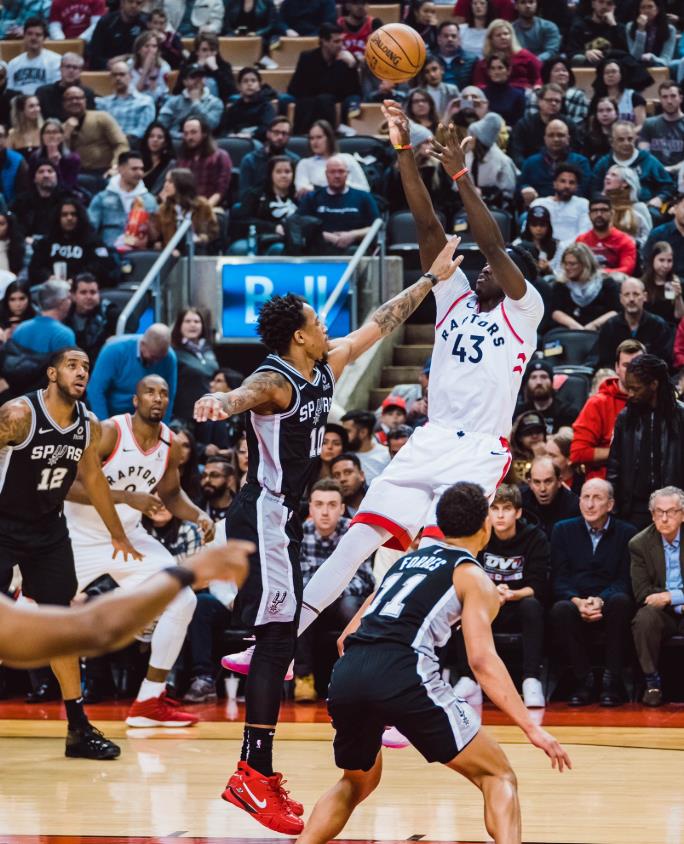 马刺碾压江苏队,西亚卡姆带队取胜 马刺碾压江苏队,西亚卡姆带队取胜