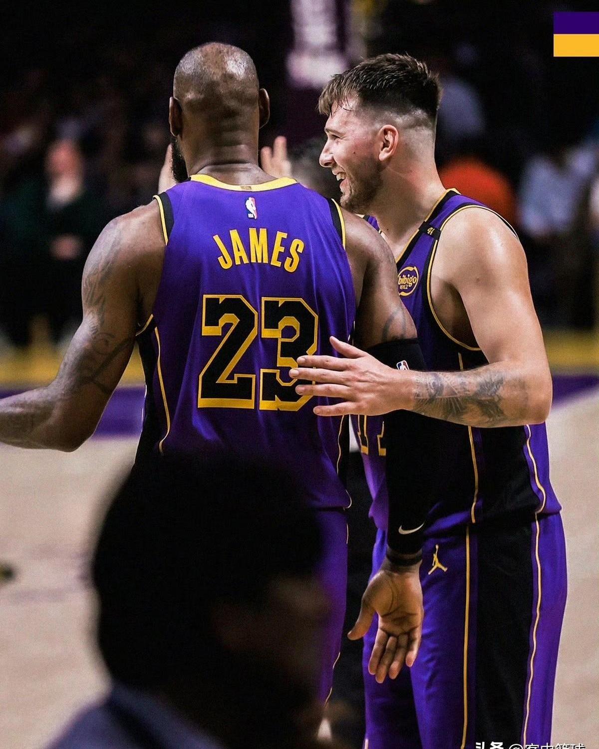 上海队绝杀湖人，武切维奇点燃赛场