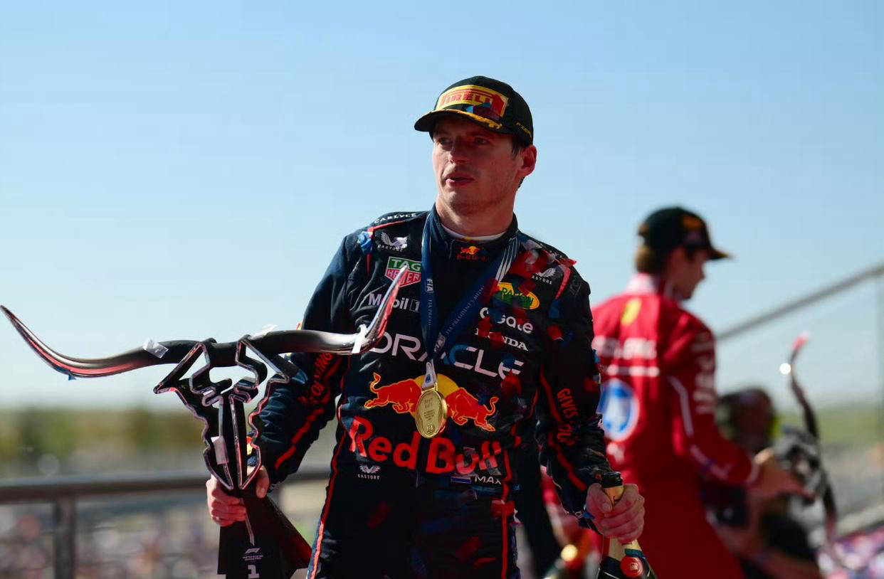 索伯车队轻取红牛二队,勒克莱尔点燃赛场 索伯车队轻取红牛二队,勒克莱尔点燃赛场