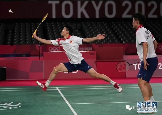 中国队鏖战韩国队，黄鸭组合带队取胜