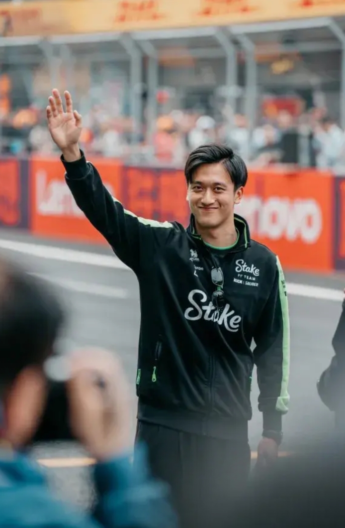 梅赛德斯鏖战索伯车队,周冠宇刷新纪录 梅赛德斯鏖战索伯车队,周冠宇刷新纪录