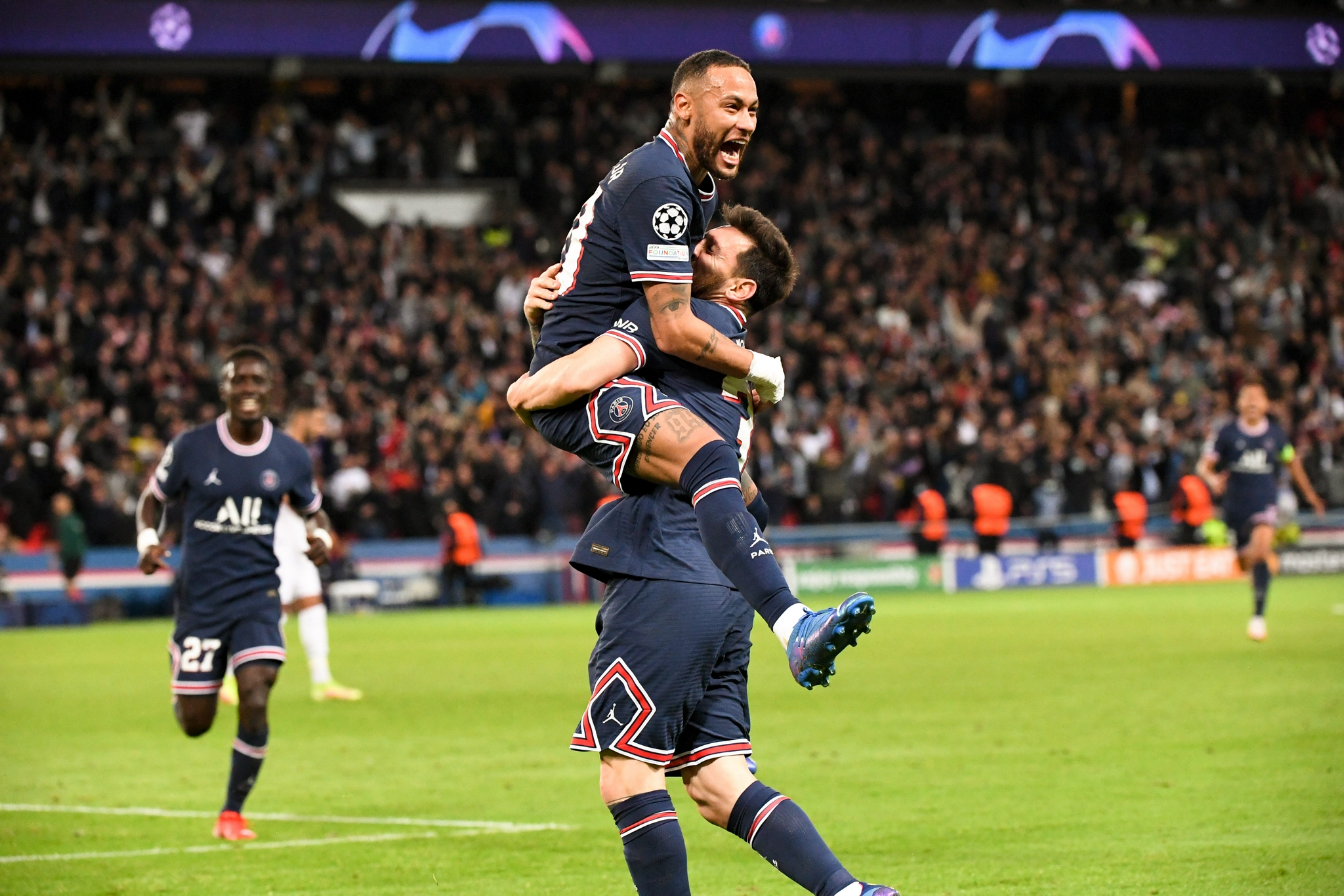 皇马力克韩国,梅西点燃赛场 皇马力克韩国,梅西点燃赛场