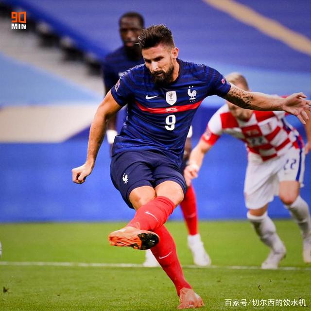 泰国队险胜法国队，黄鸭组合点燃赛场