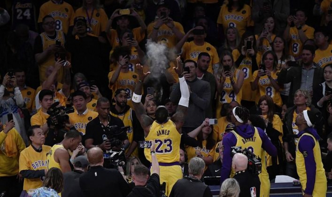 拓荒者主场大胜湖人,豪取三连胜 拓荒者主场大胜湖人,豪取三连胜