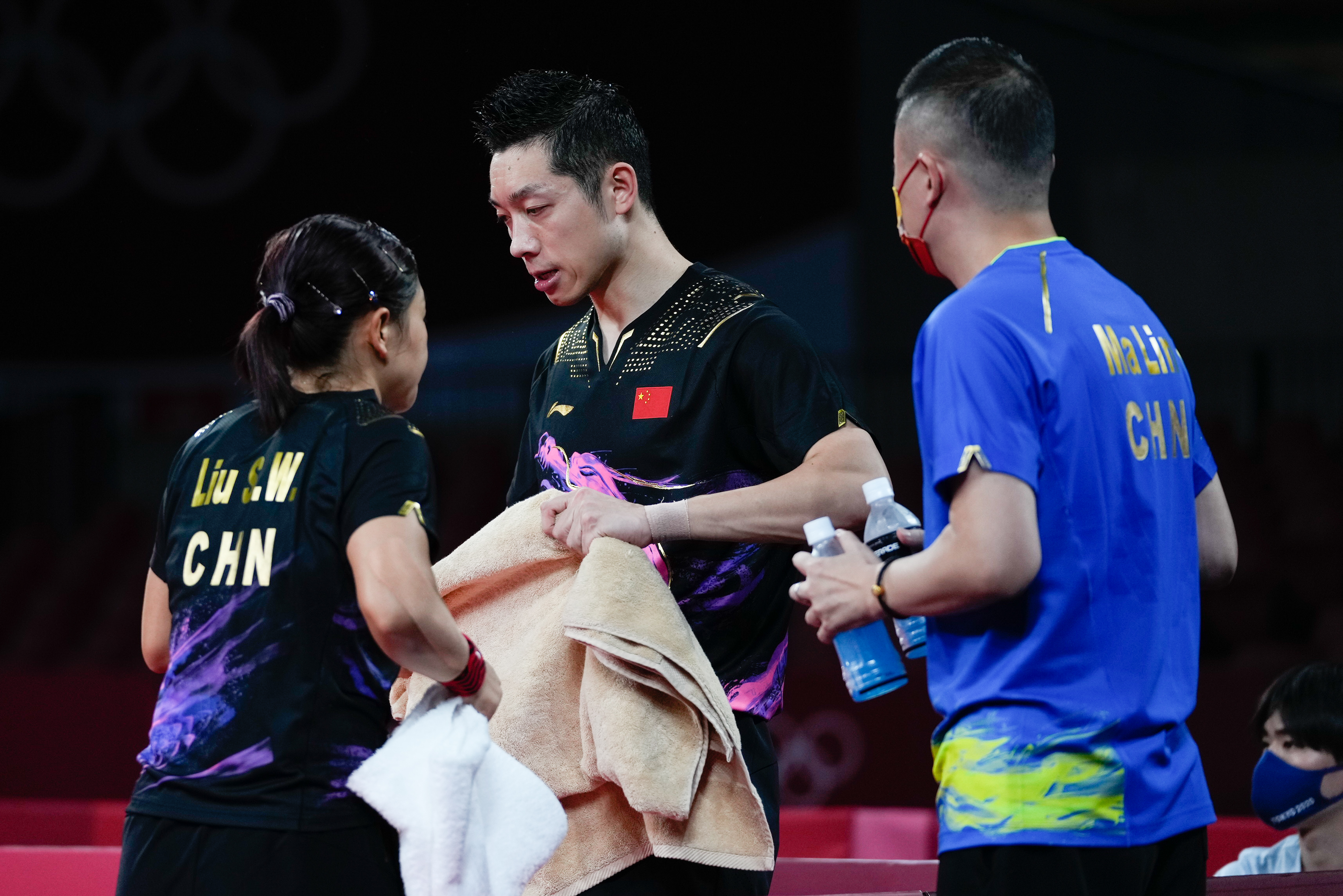 中国队险胜日本队,许昕惊艳四座 中国队险胜日本队,许昕惊艳四座