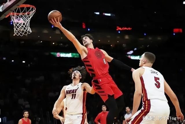 尼克斯险胜掘金,利拉德扛起全队 尼克斯险胜掘金,利拉德扛起全队