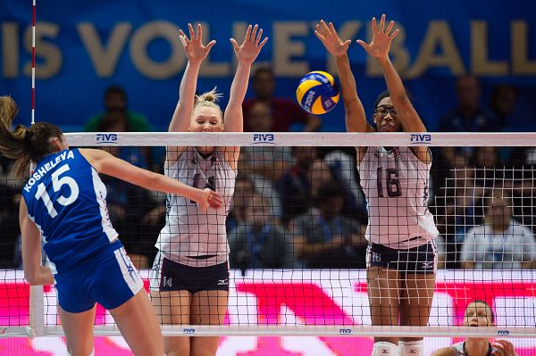 俄罗斯女排队员连胜卫冕成功