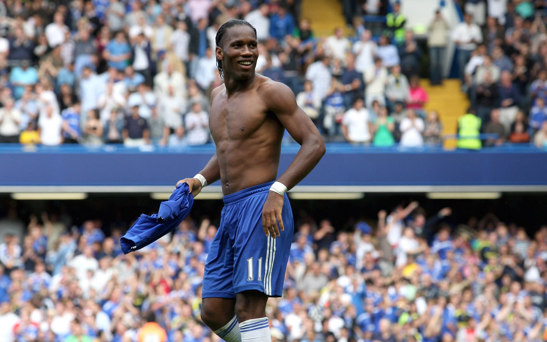 佩德里爆发终结悬念，巴萨客场征服苏格兰提前出线