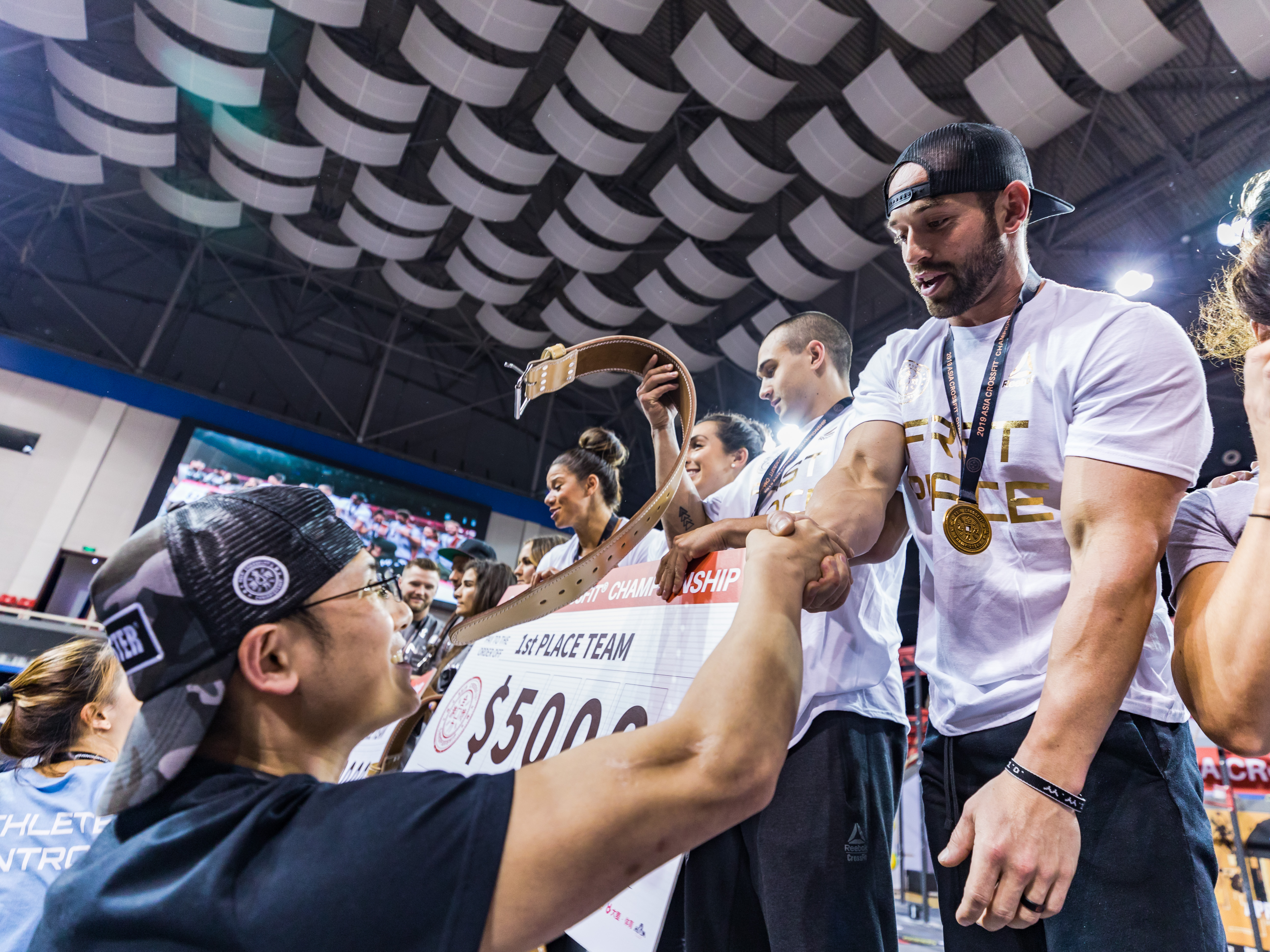 紧张比赛场面，球星实力演绎