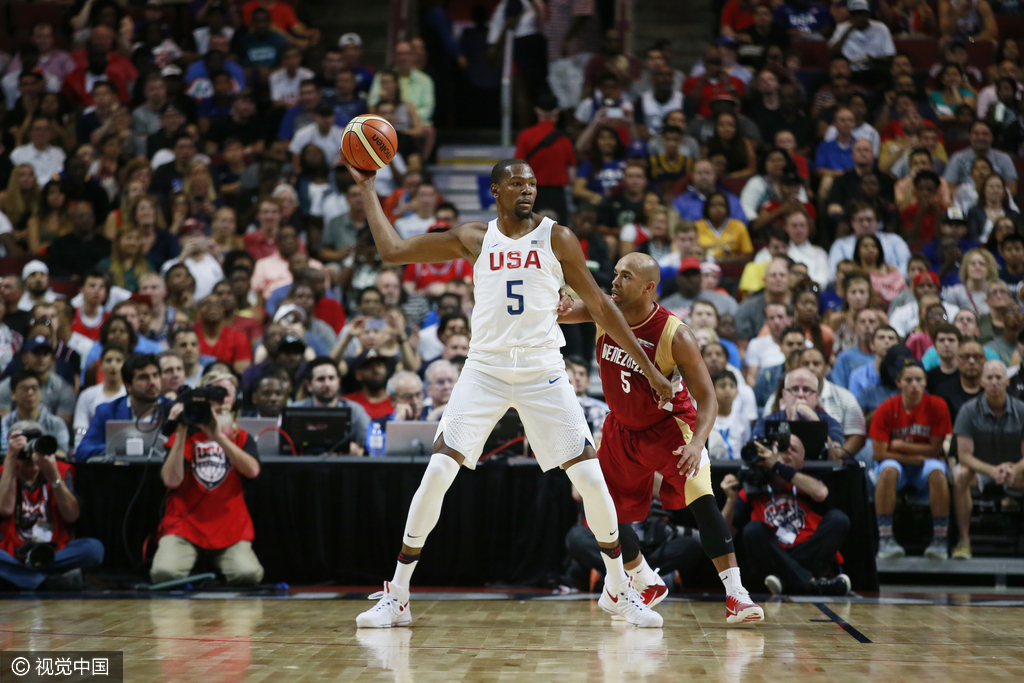 菲律宾男篮险胜巴西男篮，欧文绝境逆转